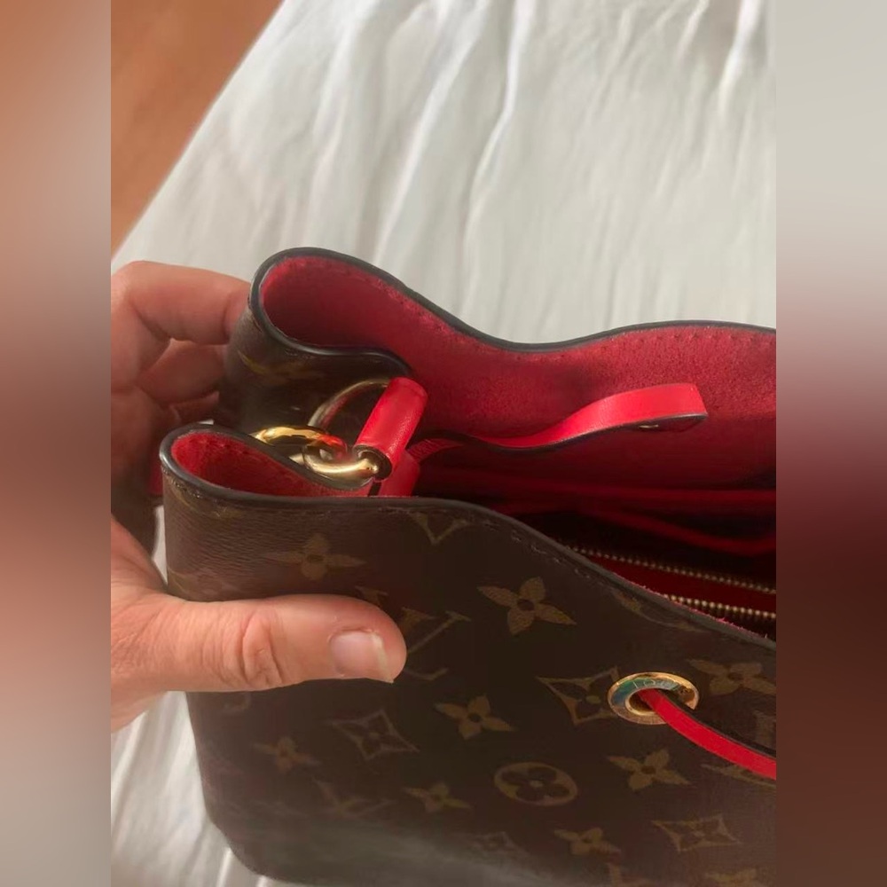 LouisVuitton NeoNoe Monogram Canvas Red Bucket Bag Organizers Gently Lucky Charm - Picture 9 of 16